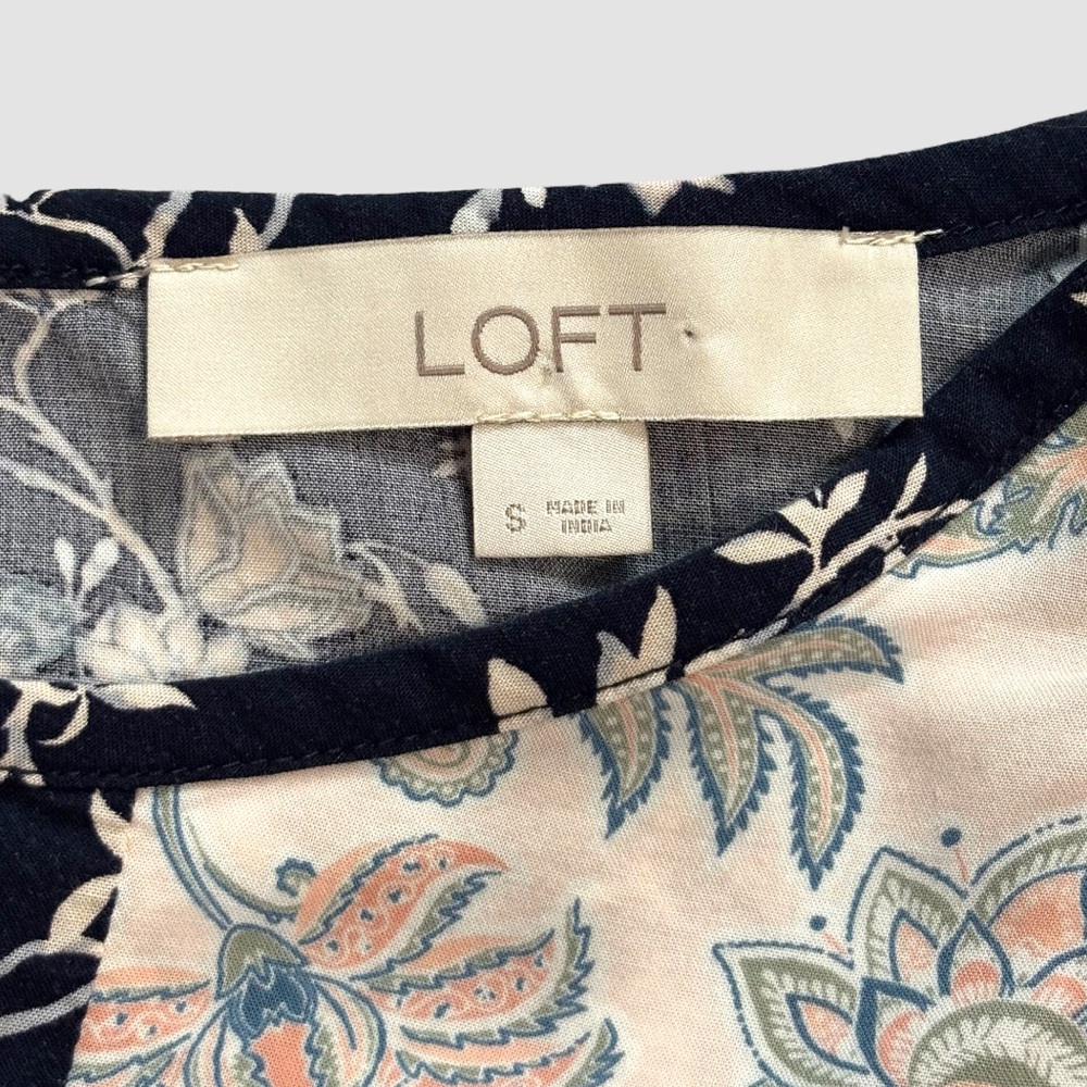 Loft Women’s Small Top Floral Ruffled Cap Sleeve Blouse‎ Navy Blue and Pink - Picture 5 of 7